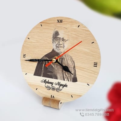 Đồng hồ gỗ khắc hình ảnh, đồng hồ gỗ khắc logo  làm quà tặng độc đáo - 39