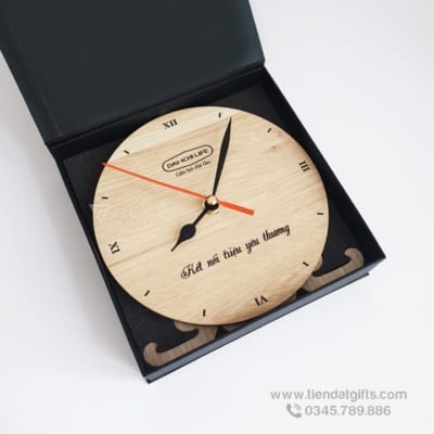 Đồng hồ gỗ khắc hình ảnh, đồng hồ gỗ khắc logo  làm quà tặng độc đáo - 34